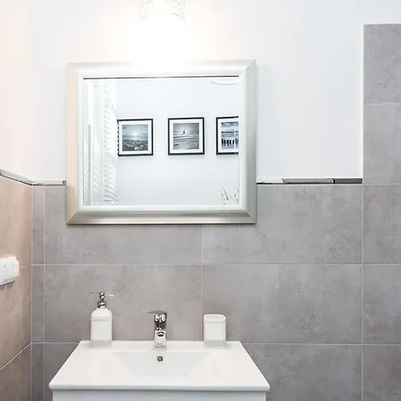 Apartman Warszawskie Delux Siedmiogrodzka Varsó